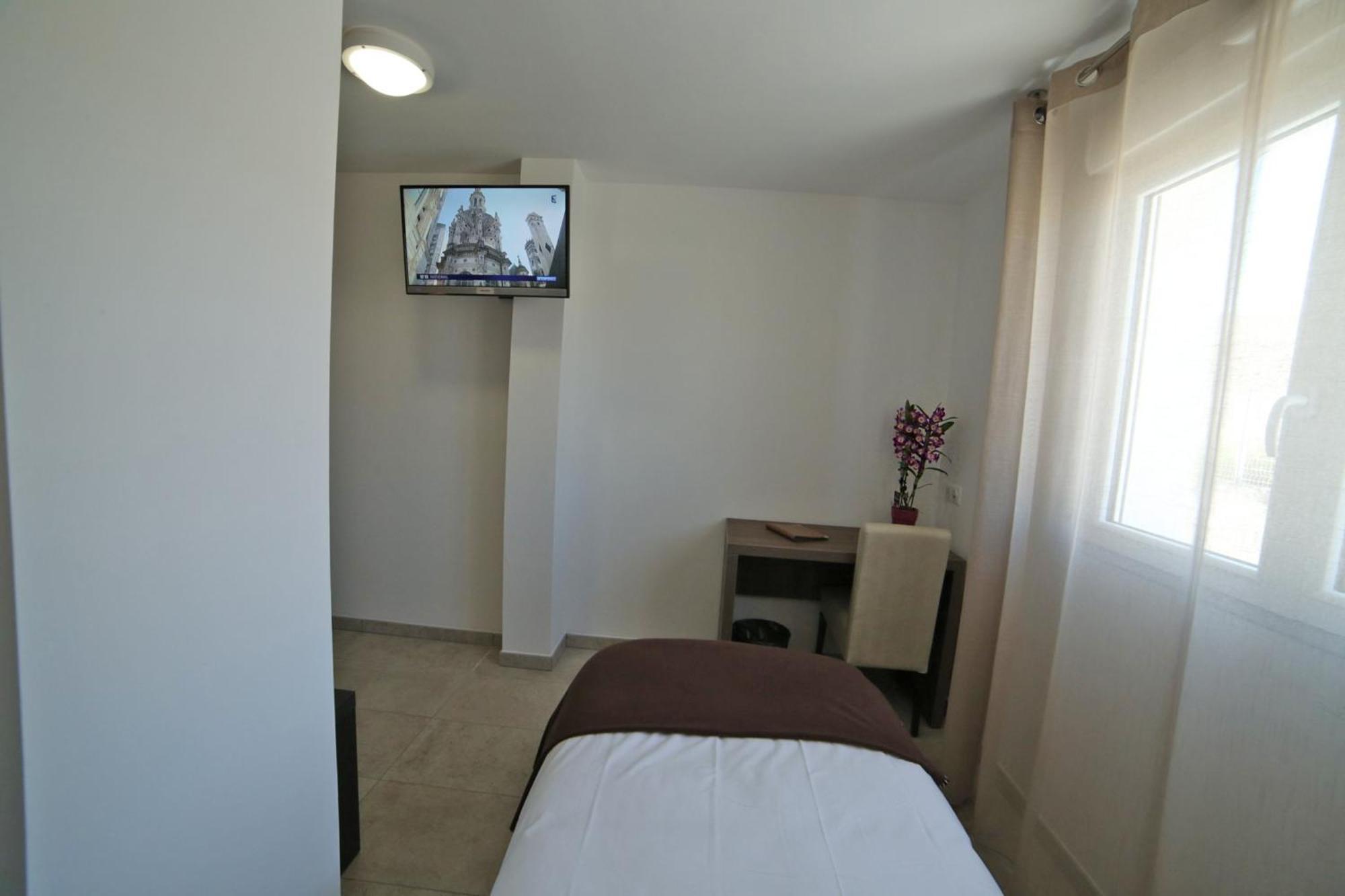Hotel Restaurant Les Pielettes Le Rove Phòng bức ảnh