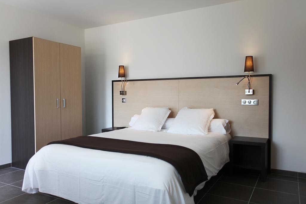 Hotel Restaurant Les Pielettes Le Rove Ngoại thất bức ảnh