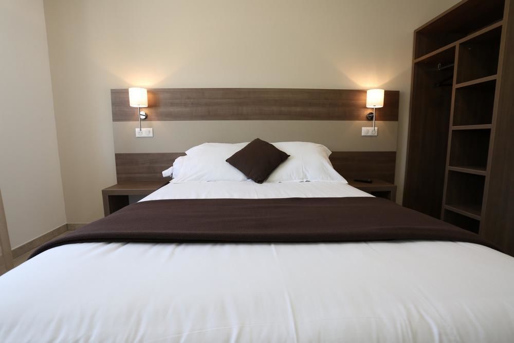 Hotel Restaurant Les Pielettes Le Rove Ngoại thất bức ảnh