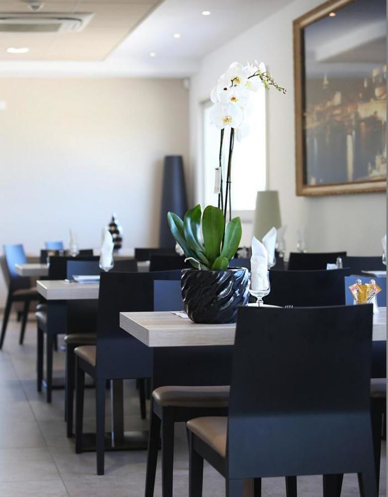 Hotel Restaurant Les Pielettes Le Rove Ngoại thất bức ảnh