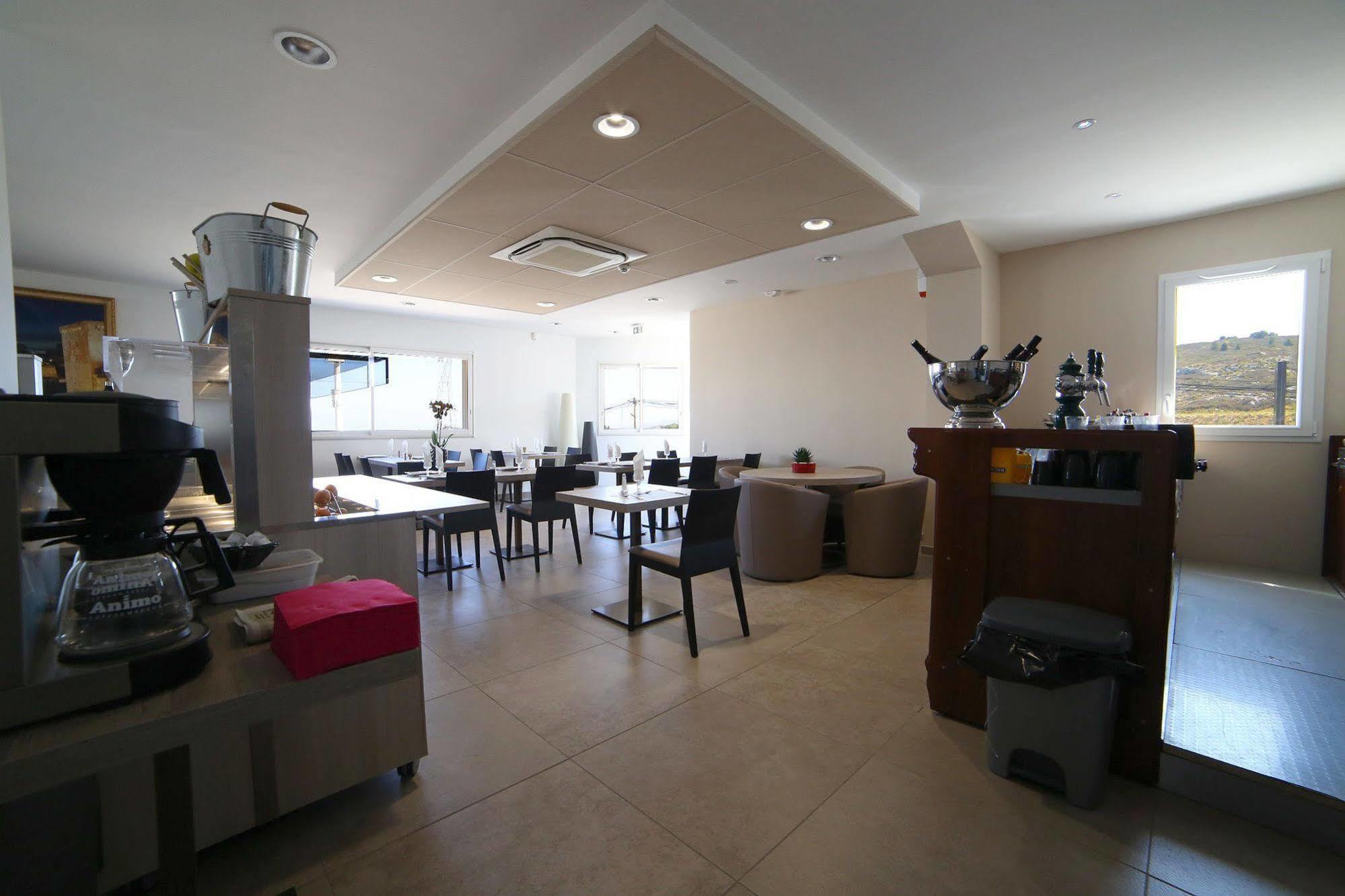 Hotel Restaurant Les Pielettes Le Rove Ngoại thất bức ảnh